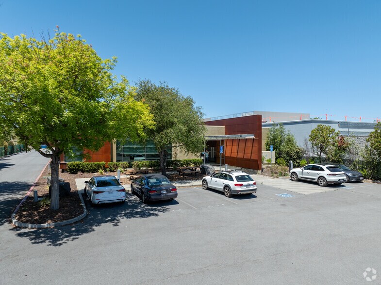 More Photos Of 4025 Bohannon Dr, Menlo Park Research And Development For Lease