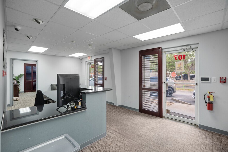 More Photos Of 1882 Porter Lake Dr, Sarasota Light Manufacturing For Sale