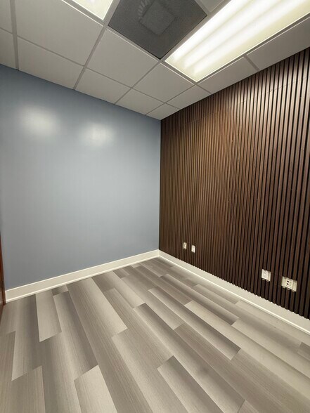 More Photos Of 1911 Harrison St, Hollywood Medical For Lease