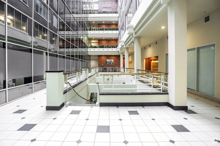 More Photos Of 429 N Pennsylvania St, Indianapolis Office For Lease