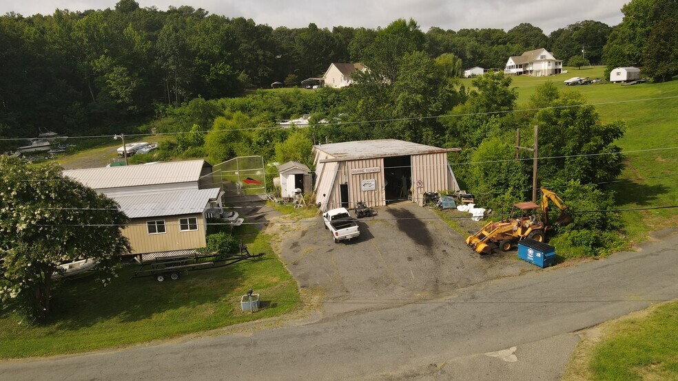 More Photos Of 121 Willow Landing Rd, Stafford Marina For Sale