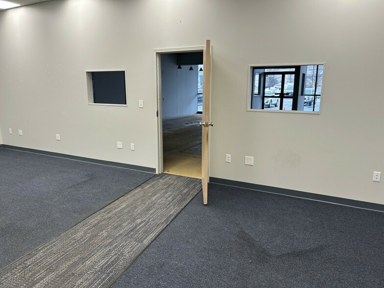 More Photos Of 165 Westgate Dr, Brockton Unknown For Lease