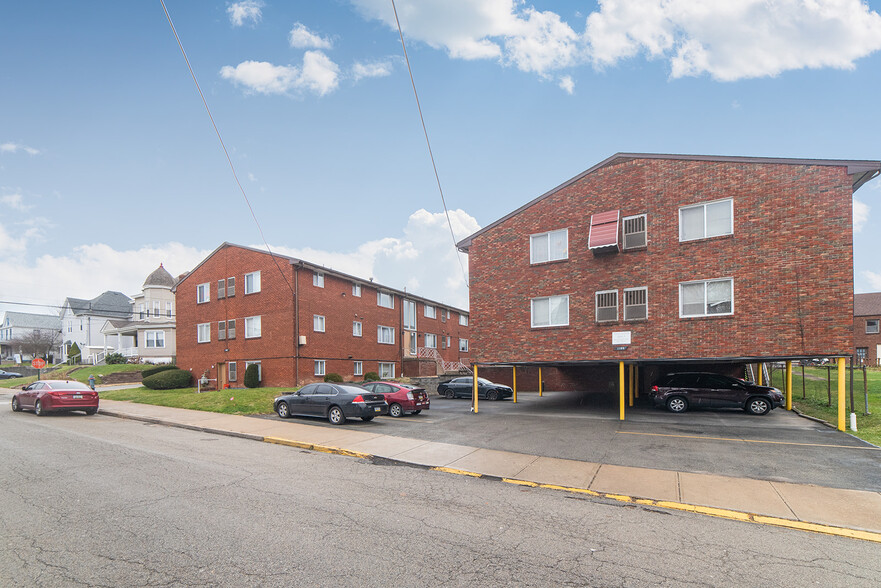 Primary Photo Of 1101 Broadway St, East Mckeesport Multifamily For Sale