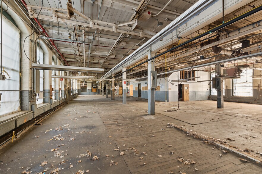 More Photos Of 35 Lower Grape St, Chicopee Warehouse For Sale