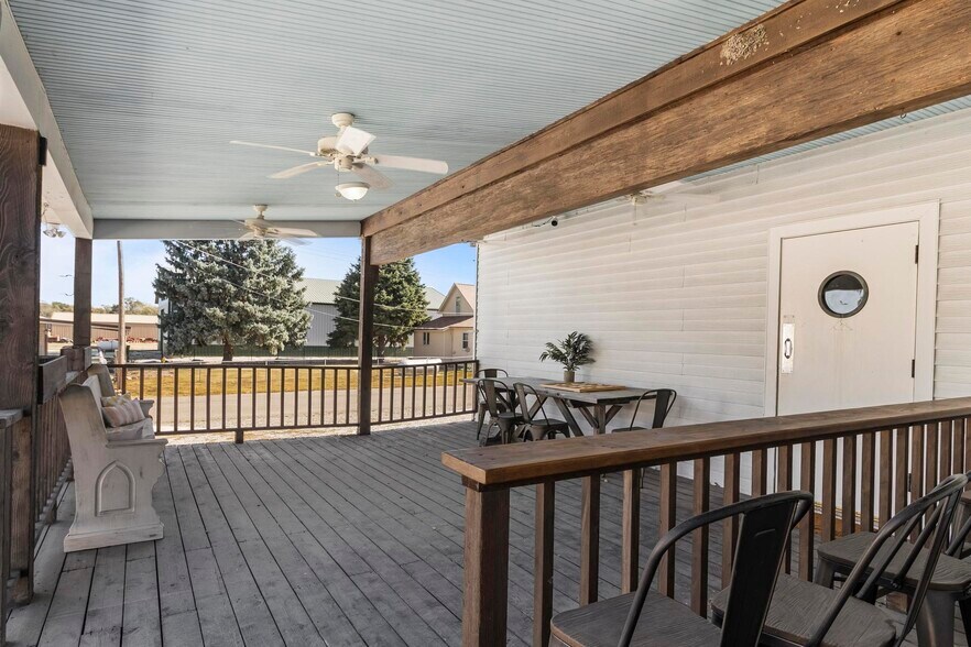 More Photos Of 109 E B St, Cedar Creek Freestanding For Sale