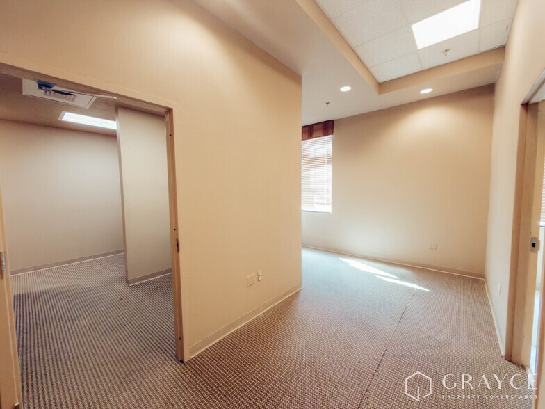 More Photos Of 4301 N Mesa St, El Paso Medical For Lease