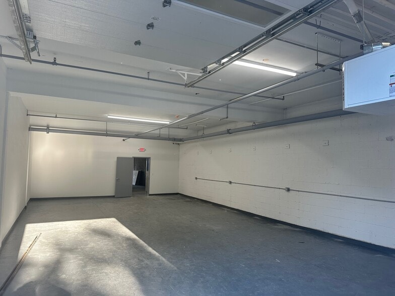 More Photos Of 260 Sixth St, Verplanck Warehouse For Lease