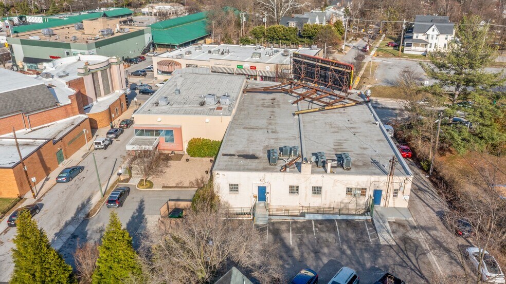 More Photos Of 5900 York Rd, Baltimore Storefront Retail Office For Sale