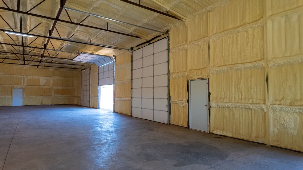 More Photos Of 11734 Blacksand Dr, Edmond Warehouse For Sale