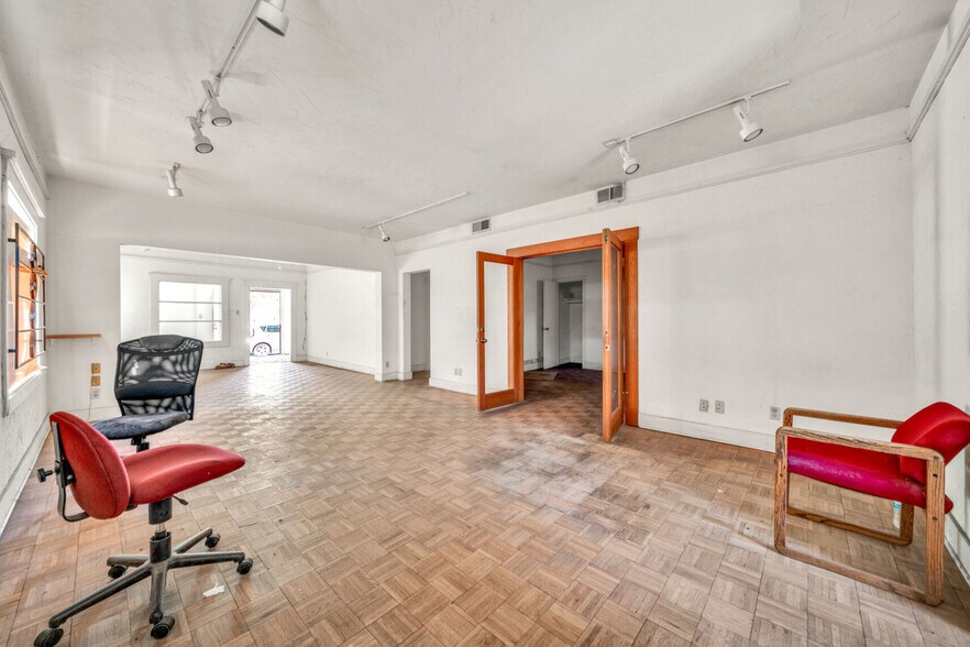 More Photos Of 1433 N 1st St, Phoenix General Retail For Lease