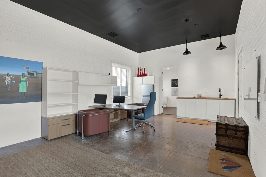 More Photos Of 435 S Boyle Ave, Los Angeles Office Residential For Sale