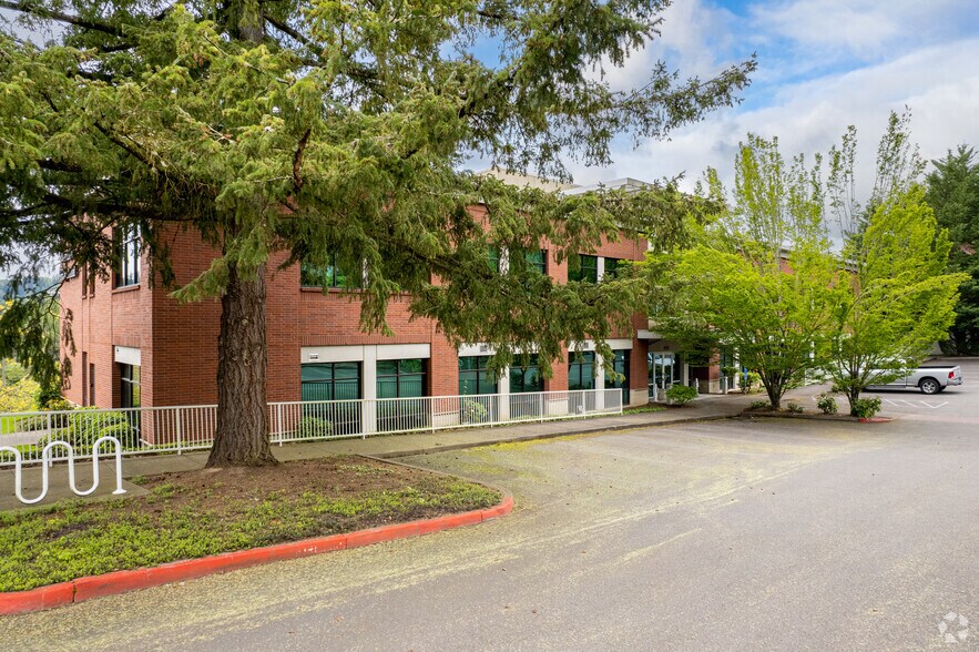 More Photos Of 1800 Blankenship Rd, West Linn Unknown For Lease