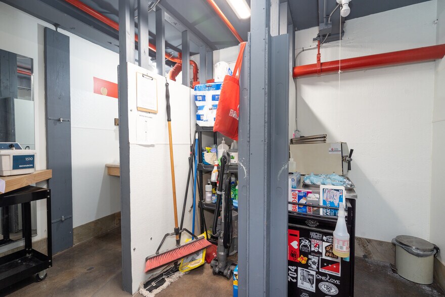 More Photos Of 1111 Central Ave, Charlotte Loft Creative Space For Sale