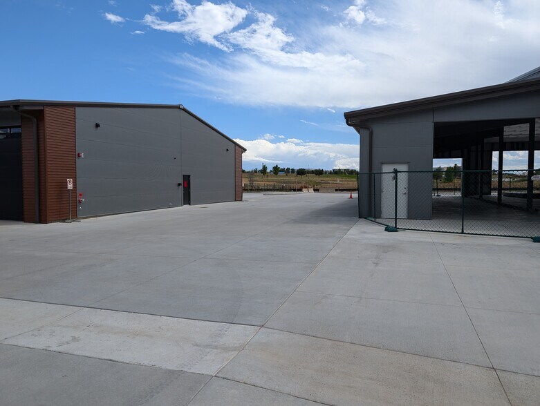 More Photos Of 7542 S Potomac St, Centennial Flex For Lease