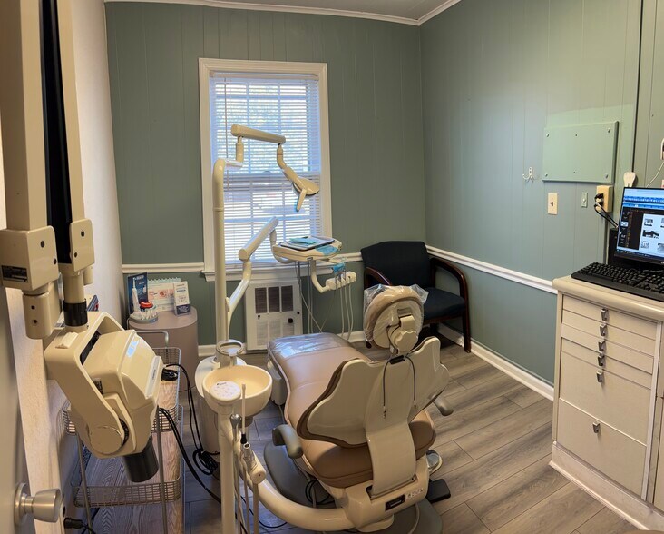 More Photos Of 500 Dorian Rd, Westfield Medical For Lease