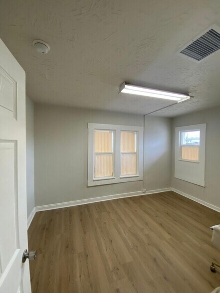 More Photos Of 3826 Tompkins Rd, El Paso Office For Lease
