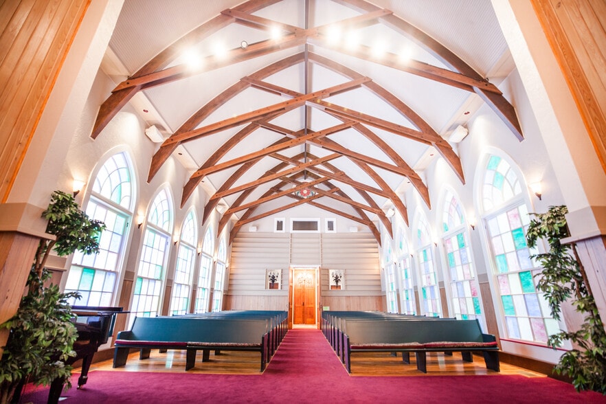 More Photos Of 219 Highway 51 NE, Steinhatchee Lodge Meeting Hall For Sale