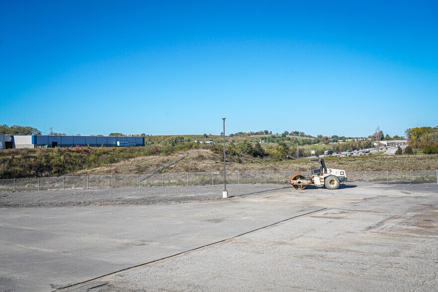 More Photos Of 102 Cecil Henderson Rd, Canonsburg Service For Lease