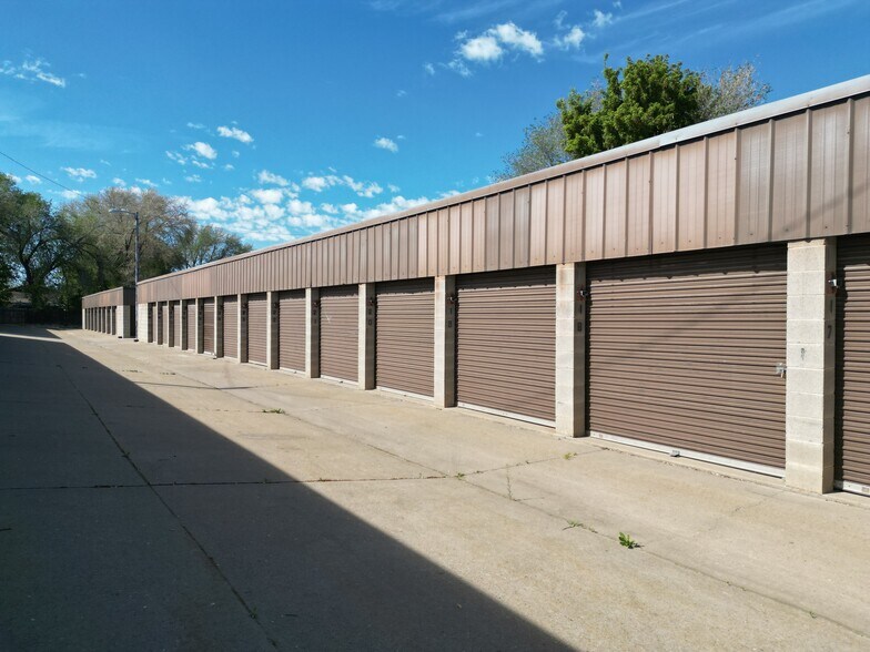 More Photos Of 2087 N Main St, Sunset Freestanding For Sale