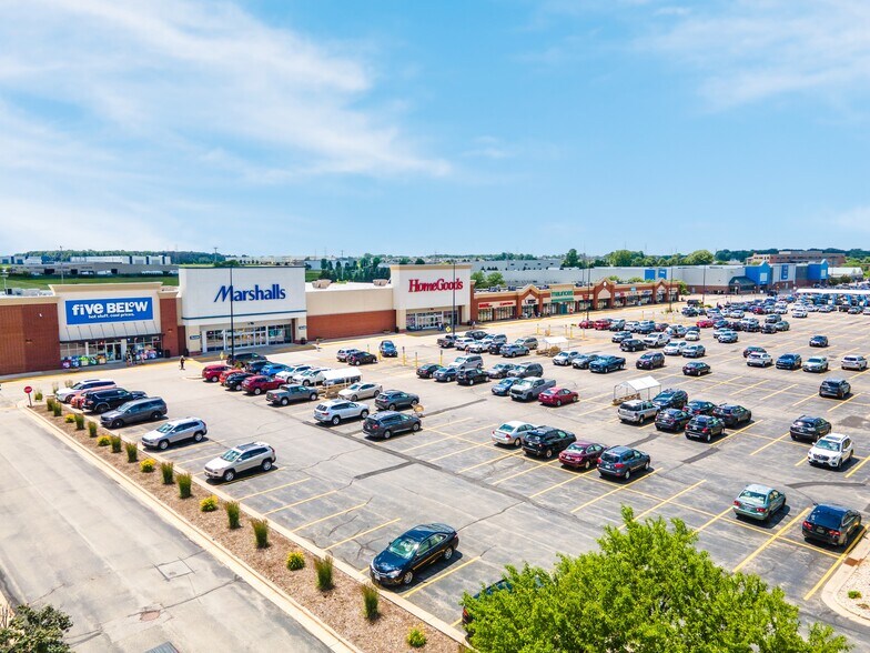 Primary Photo Of 3825-3829 E Calumet St, Appleton General Retail For Sale