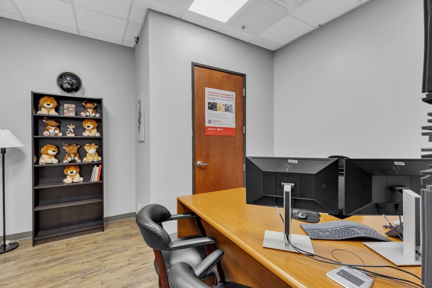 More Photos Of 8155 E Indian Bend Rd, Scottsdale Office For Sale