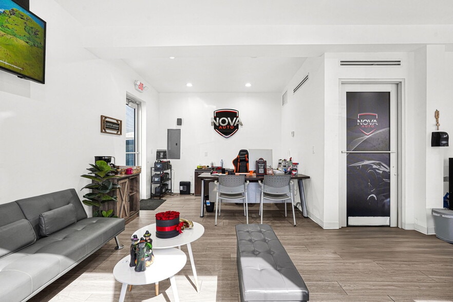 More Photos Of 9621 NW 27th Ave, Miami Office For Sale