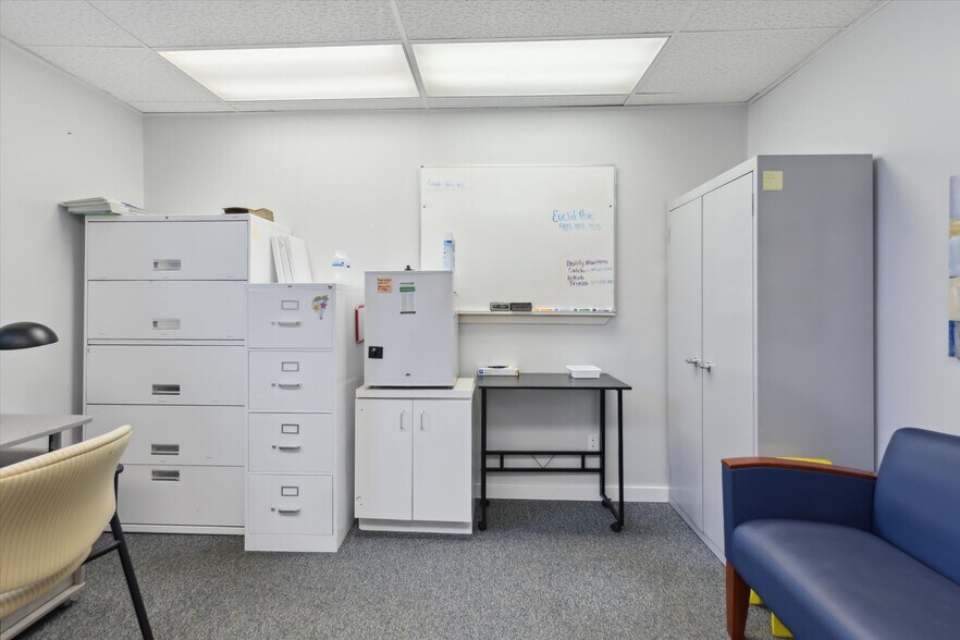 More Photos Of 1000 N Johnson St, Bay City Medical For Sale