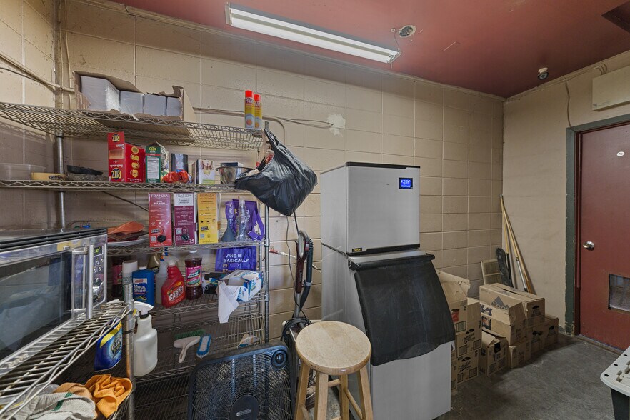 More Photos Of 6008 Frontage rd, Dayton General Retail For Sale