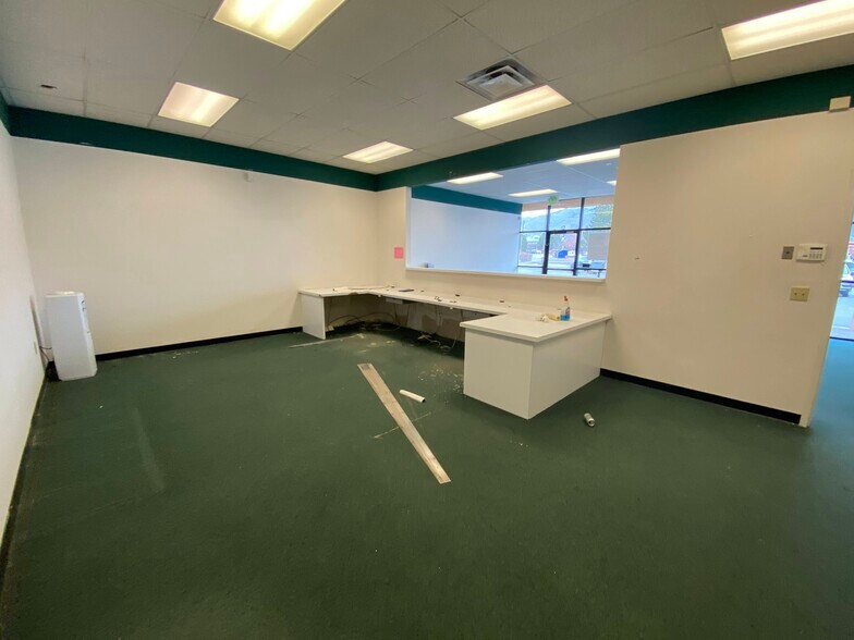 More Photos Of 957 N Main St, Layton Unknown For Lease