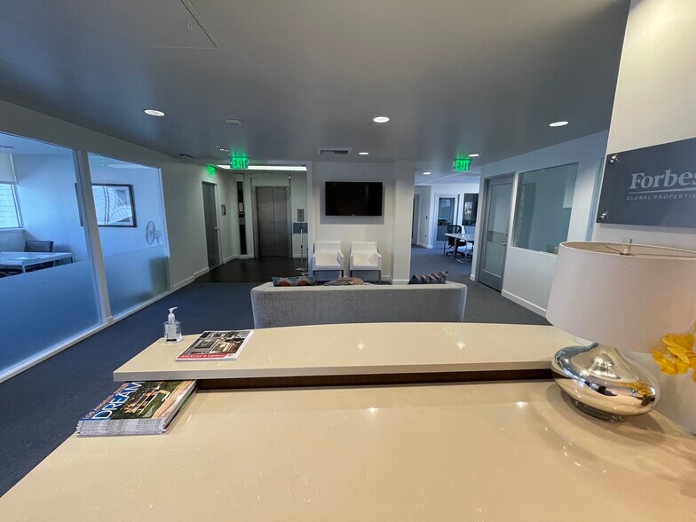 More Photos Of 270 N Canon Dr, Beverly Hills Office For Lease