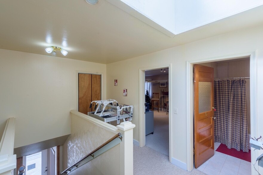 More Photos Of 21 E Pine, Pinedale General Retail For Sale