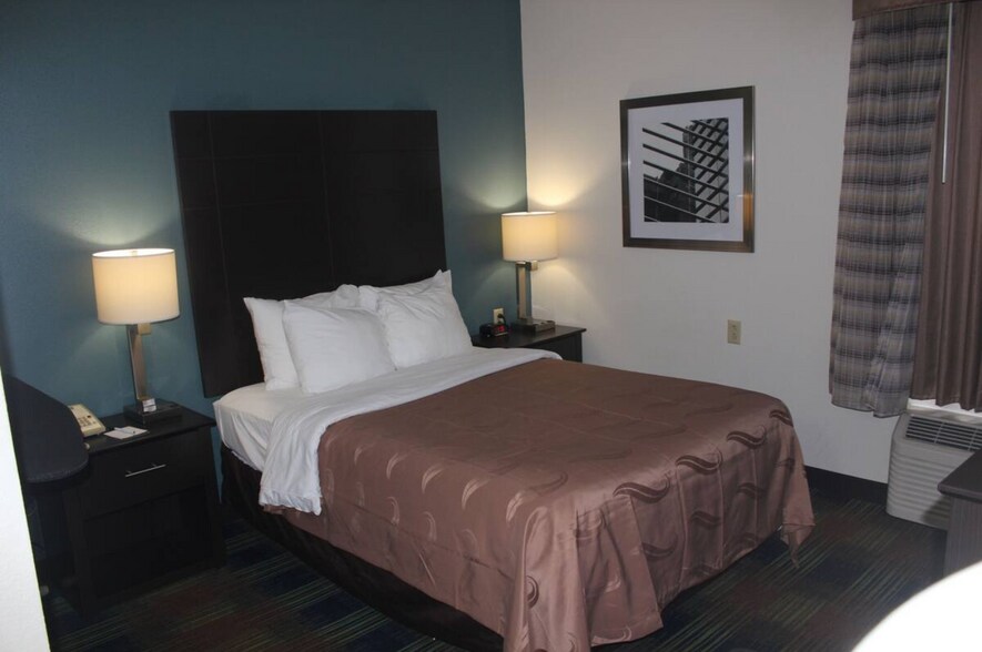 More Photos Of 150 Fdr Dr, North Vernon Hotel For Sale