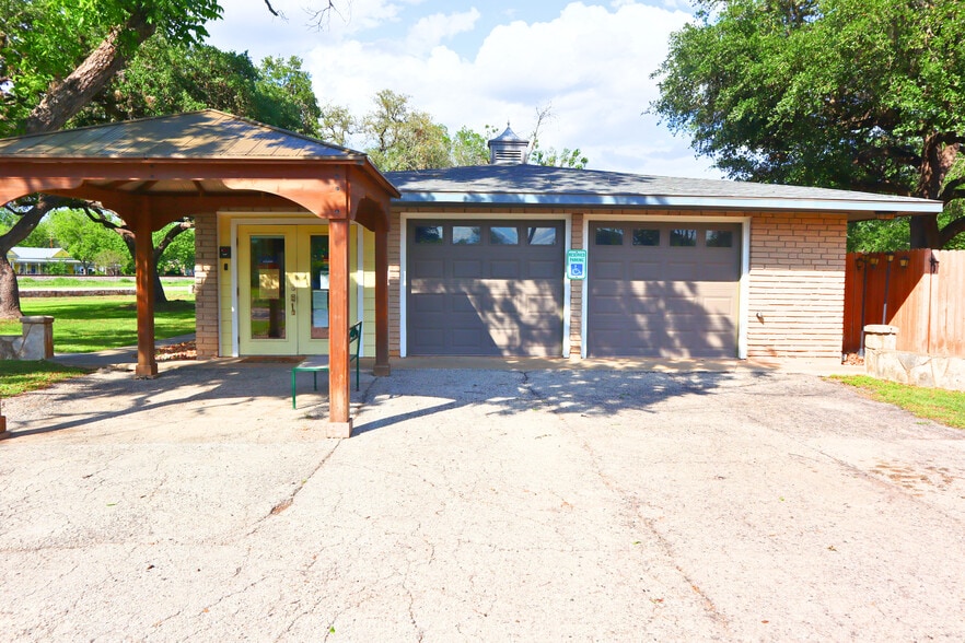 More Photos Of 310 Pfeil Rd, Cibolo Medical For Lease