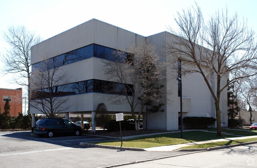 More Photos Of 16 Arcadian Way, Paramus Office For Lease