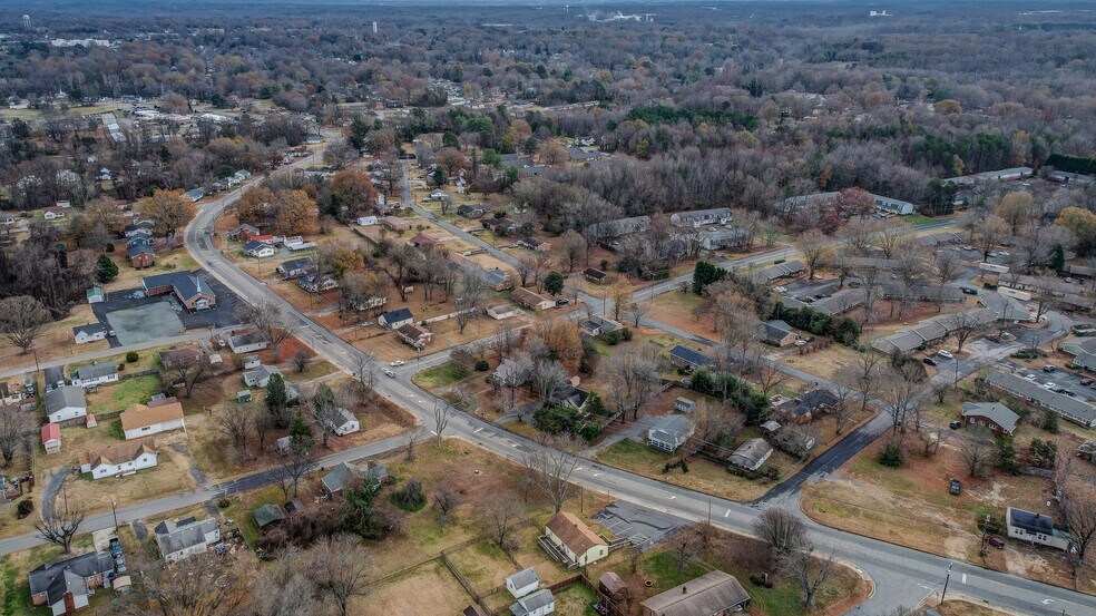 More Photos Of 1806 Vance St, Reidsville General Retail For Sale