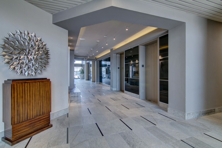 More Photos Of 14511 Falling Creek Dr, Houston Office For Lease