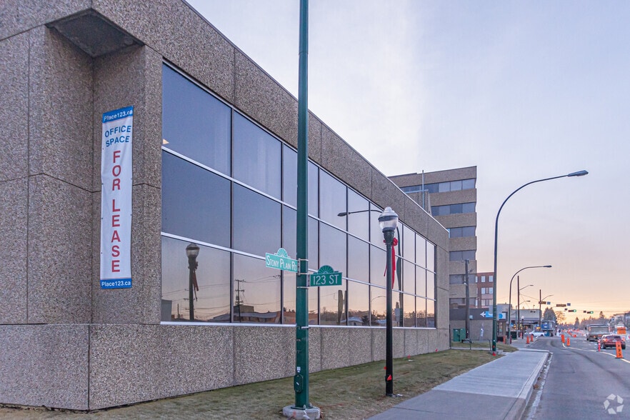 More Photos Of 12315 Stony Plain Rd NW, Edmonton Medical For Lease