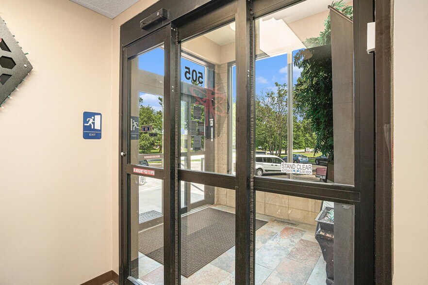 More Photos Of 2 Holly Ln, Paola Medical For Sale