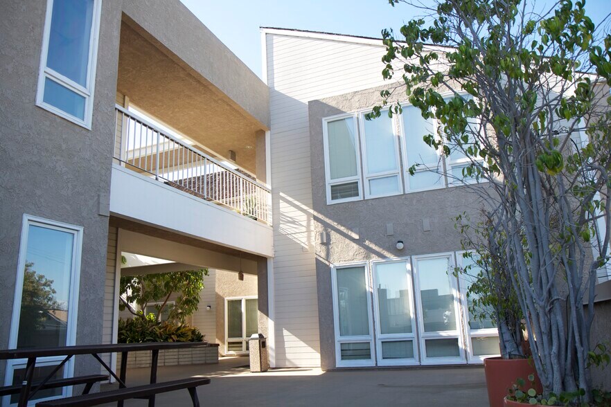 More Photos Of 3950 Long Beach Blvd, Long Beach Medical For Lease