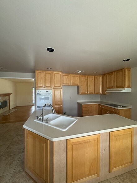 More Photos Of 10811 Amigo Ave, Porter Ranch Specialty For Sale