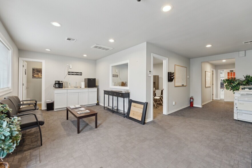 More Photos Of 4151 N Wood Dr, Okmulgee Service For Sale