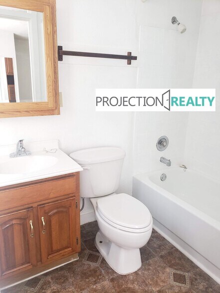 More Photos Of 8016 N Ida Ave, Portland Apartments For Sale