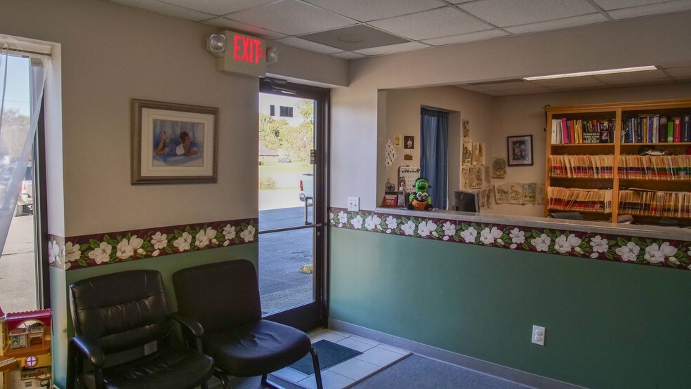 More Photos Of 109 Highway 52 E, Portland Convenience Store For Lease