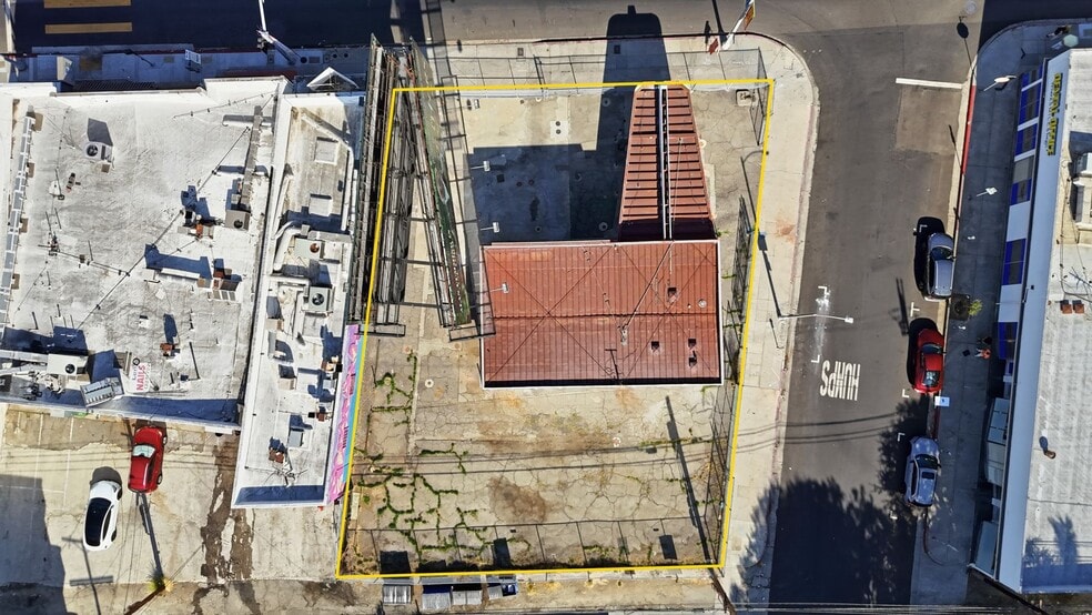 More Photos Of 371 S Fairfax Ave, Los Angeles Service Station For Lease