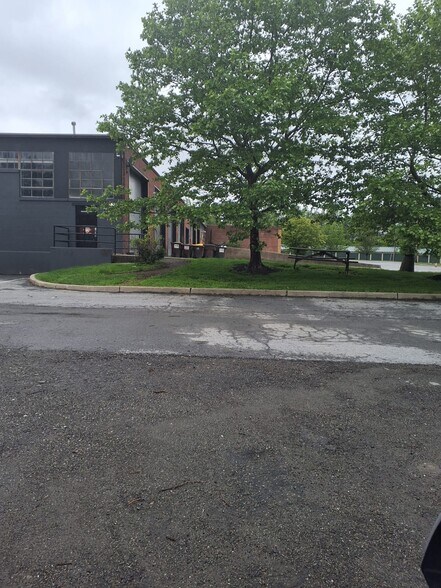 More Photos Of 368-392 Highland Ave Ext, Middletown Warehouse For Lease