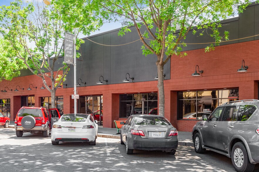 More Photos Of 309-317 W Main St, Visalia Office For Lease