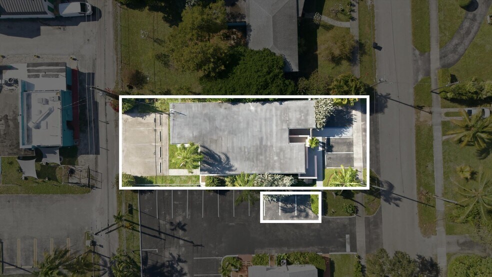 More Photos Of 980 NE 126th St, North Miami Medical For Lease