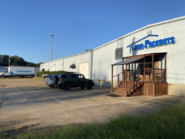 Primary Photo Of 216 Industrial Dr, Ridgeland Manufacturing For Lease