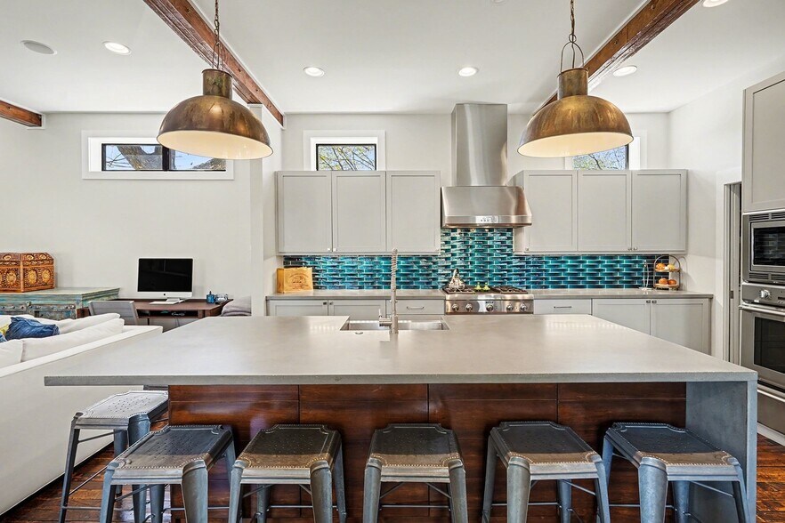 More Photos Of 117 E Maple St, Decatur Loft Creative Space For Sale