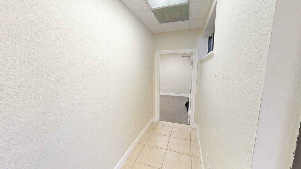 More Photos Of 5151 S Lakeland Dr, Lakeland Office For Sale